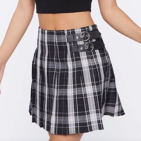 NWT Forever 21 School Girl Dual-Buckle Pleated Plaid Mini Skirt Women’s Size L - Picture 3 of 9